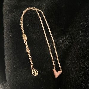 Louis Vuitton Essential V Pink Crystal Rose Gold necklace